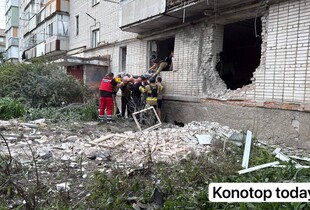 Росіяни вдарили дронами по Конотопу: під завалами щонайменше одна людина