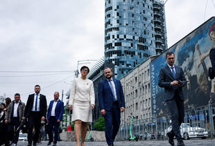 Єврокомісарка Марта Кос на власні очі побачила наслідки ударів росії по Києву (відео)
