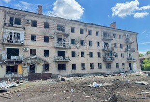 Росіяни вдарили трьома КАБами по центру Слов'янська: пошкоджено понад 20 багатоповерхівок, є поранені