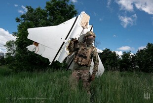 Російські війська збільшили дальність атак дронами на оптоволокні - Запорожець