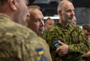 Сирський та естонський генерал відвідали військові частини на фронті: про що говорили
