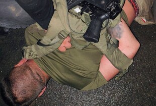 На Хмельниччині чоловік стріляв по будівлі ТЦК з автомата: зловмисника затримали