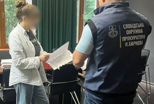 Переломи черепа, ноги і ребер: у Харкові жінка побила новонароджену доньку