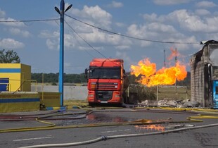 Ворог атакував південь Одещини: пошкоджені паливні ємності, горів газовоз