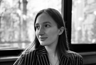 Трагедія в Одесі: на пляжі від уламку дрона загинула 26-річна киянка Дар’я Кравченко