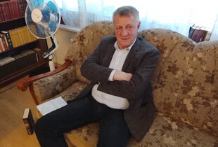 В Латвії знайшли мертвим журналіста, який першим розкрив таємні стосунки Путіна з Кабаєвою