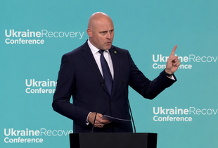 Україну потрібно відбудовувати вже зараз, а не після війни - прем'єр Латвії