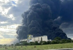 Україна завдала ударів по двох російських НПЗ за ніч (відео)