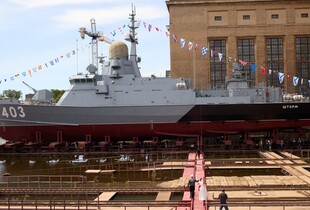 росія спустила на воду новий ракетоносій: у ВМС пояснили, чи є загроза для України