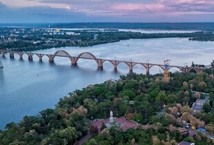 У Дніпрі після російської атаки поранені семеро людей