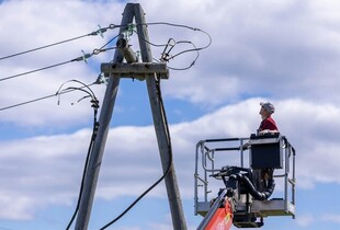 Ситуація в енергосистемі України 8 липня: де є знеструмлення через обстріли та негоду