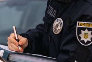 В Ужгороді чоловік помер після падіння з будівлі ТЦК: подробиці