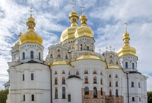Успенський собор після атаки дрона: у Лаврі показали, як рятують святиню (відео)