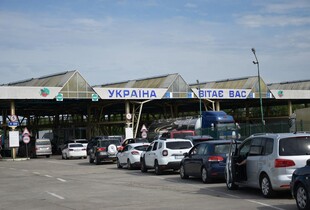 На кордоні зростають черги: за добу Україну перетнули 145 000 громадян