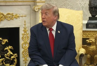 У США вперше показали золоту монету із зображенням Трампа