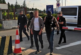 До України екстрадували двох осіб, які роками переховувалися за багатомільйонні економічні злочини
