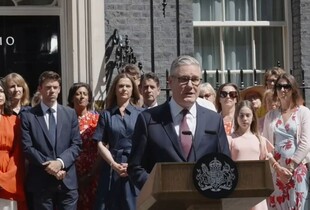 Кір Стармер офіційно склав повноваження британського прем'єра
