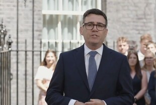 Енді Бернем став новим прем'єром Великої Британії
