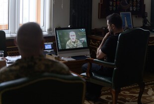 Зеленський заслухав доповідь командувача оперативного угруповання 