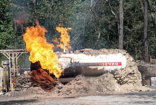 Ворог атакував дронами дві АЗС у Сумах: у місті спалахнули пожежі