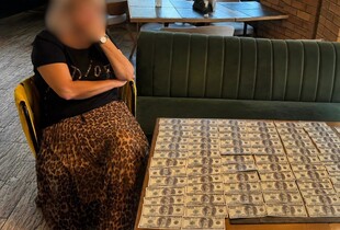 Вступ за “10 кг смородини”: у Києві викладачка вимагала хабар за відстрочку від мобілізації
