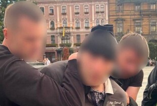 У Львові під час акції затримали чоловіка у балаклаві з ножем