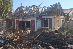 Росіяни атакували житловий квартал Херсона трьома БпЛА та вбили водія хлібовоза ударом FPV-дрона