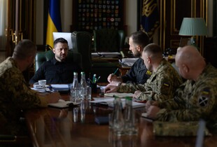 Зеленський обговорив з військовим керівництвом протидію ударам балістичних ракет