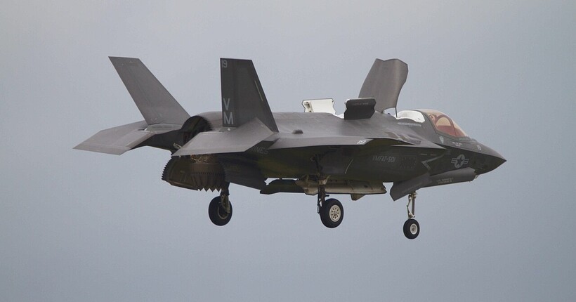 У США розбився дороговартісний винищувач F-35B