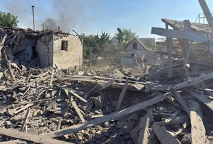 росія скинула КАБ на Запоріжжя: є загиблий, ще одну людину шукають під завалами (відео)