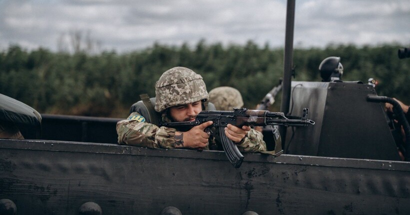 Ворог тисне на трьох напрямках, подвоївши використання дронів – НГУ