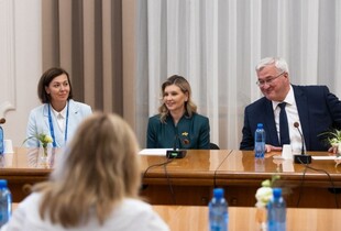 Перша леді зустрілася з подружжями українських дипломатів: обговорили міжнародну підтримку України