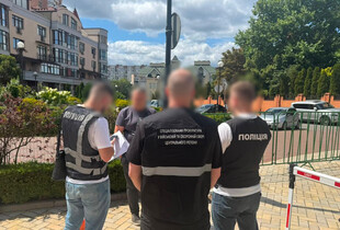 Служба у тилу за 26 000$: у Києві викрили групу корупціонерів