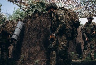 Війська рф тиснуть з півдня: Трегубов розповів про ситуацію біля Лиману