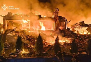На Київщині від атаки рф повністю згорів приватний будинок: загинула маленька дитина