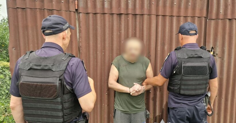 11 днів переховувався у лісі: на Буковині затримали чоловіка, який стріляв у поліцейських