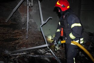В Одесі через повітряну атаку рф сталась пожежа у квартирі багатоповерхівки