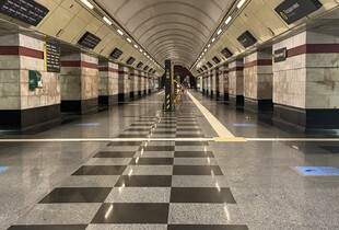 На станції “Сирець” тестують нове зонування платформи під час роботи метро як укриття