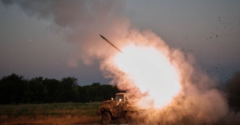 Ленінградську область рф атакували десятки дронів: у порту Усть-Луга спалахнула пожежа