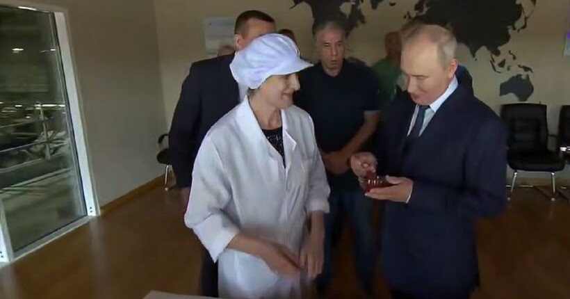 Японія висловила протест через візит Путіна на Курильські острови