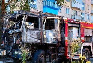 На Дніпропетровщині росіяни атакували автівку пожежників під час ліквідації наслідків обстрілу