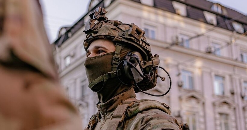 Наводив удари рф за допомогою дронів: на Хмельниччині українського військового ув'язнили на 15 років