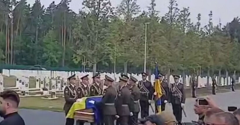 Прах Євгена Коновальця перепоховали в Україні через 88 років