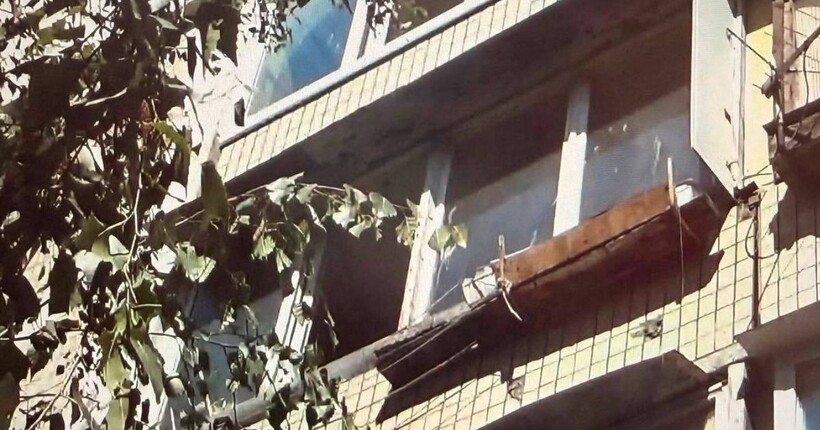 У столиці киянка під час застілля викинула собаку з вікна на четвертому поверсі: їй загрожує до восьми років