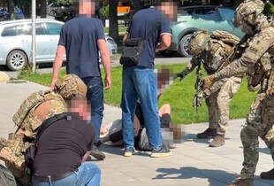 Агенти працювали на рф: у Чернівцях затримали іноземців за підпал опорної електропідстанції