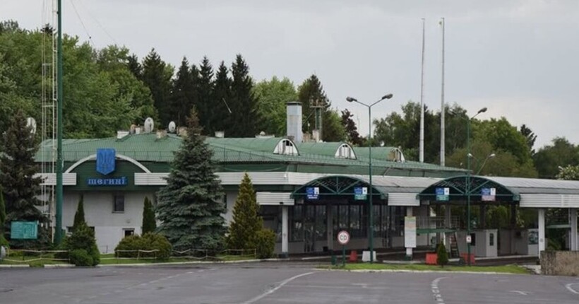 ЄС змінив правила для українців: чому при виїзді радять отримати штамп у паспорті