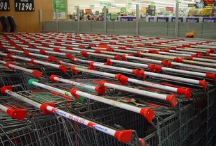 Дефіцит гречки і продуктів після обстрілів: в Мінагро пояснили, чого чекати