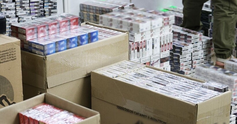 У Миколаїві викрили чотирьох ділків, які організували продаж контрафактних цигарок на 15 млн грн