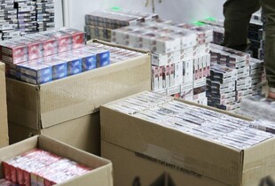 У Миколаїві викрили чотирьох ділків, які організували продаж контрафактних цигарок на 15 млн грн