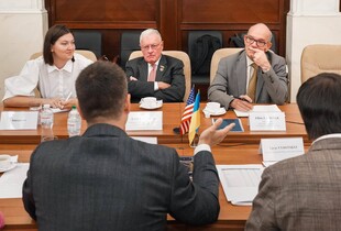Кіт Келлог на чолі американської делегації відвідав Одеський морський торговельний порт